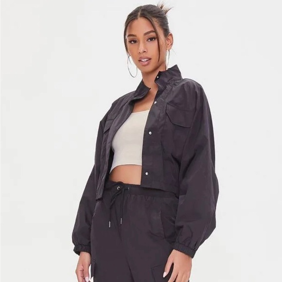 Forever 21 Jackets & Blazers - NWOT😊FOREVER 21 WOMEN CASUAL JACKET 🌺